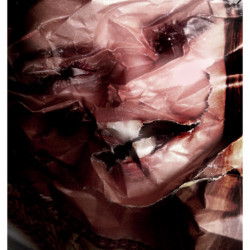 CAUCASICAN YOKAI HEAD. FotografIa. 25x40 cm (aprox)