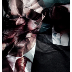 DEMASIADOS ENEMIGOS I. FotografIa. 25x40 cm (aprox)