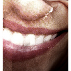 GLOSSY RAMERA. FotografIa. 25x40 cm (aprox)