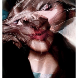 ROUGE ABISAL. FotografIa. 25x40 cm (aprox)