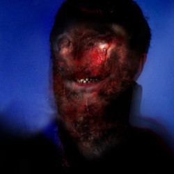 TOO MUCH FLASH. Collage digital 2013